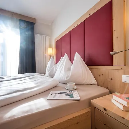 Hotel Martina Breakfast 3*